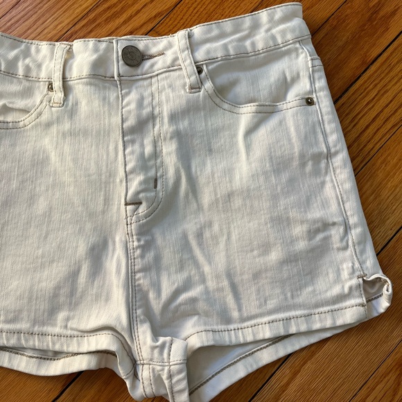 White Urban Outfitters BDG Spade High-Rise Pin-Up Shorts - Picture 10 of 15